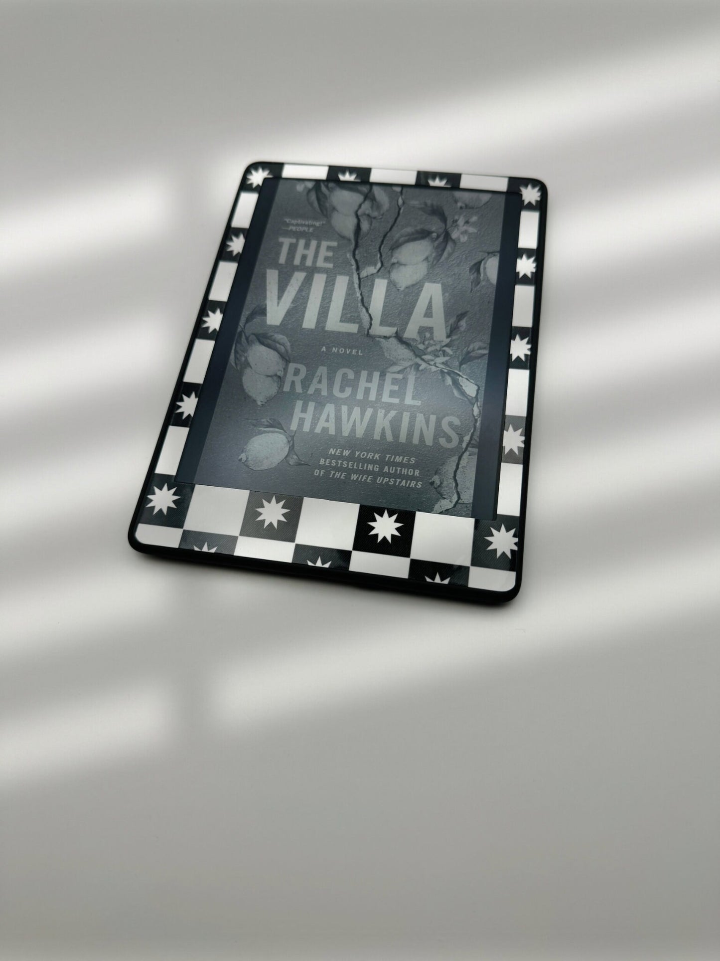 Checker Burst Kindle Skin