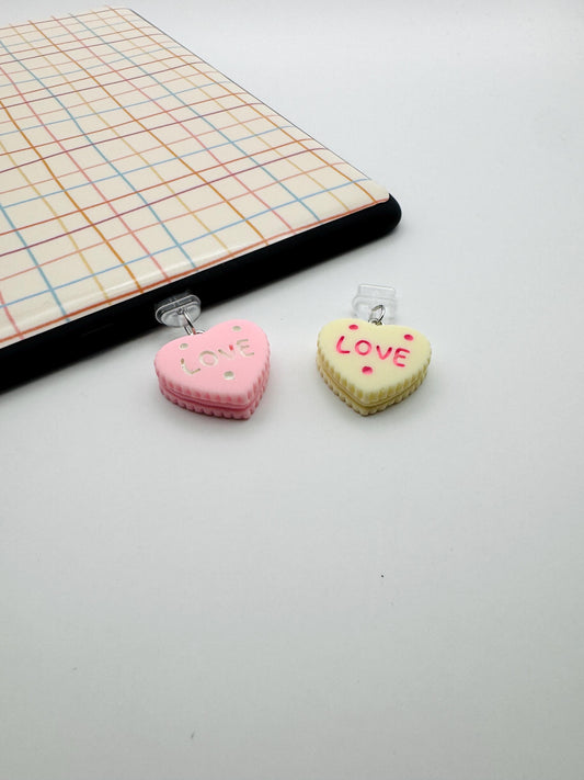 Love Sandwich Cookie Kindle Charm
