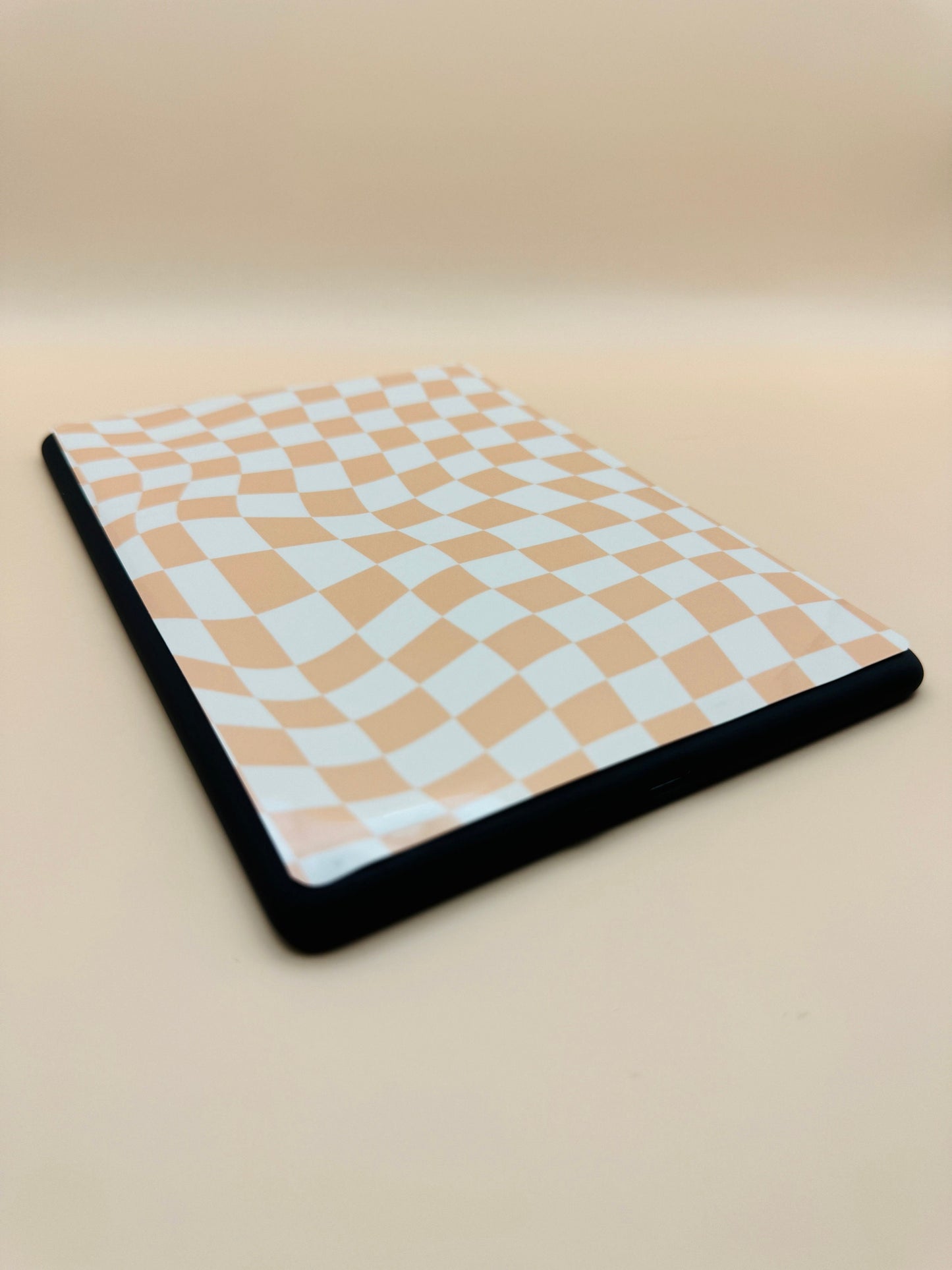 Wavy Checker Kindle Skin