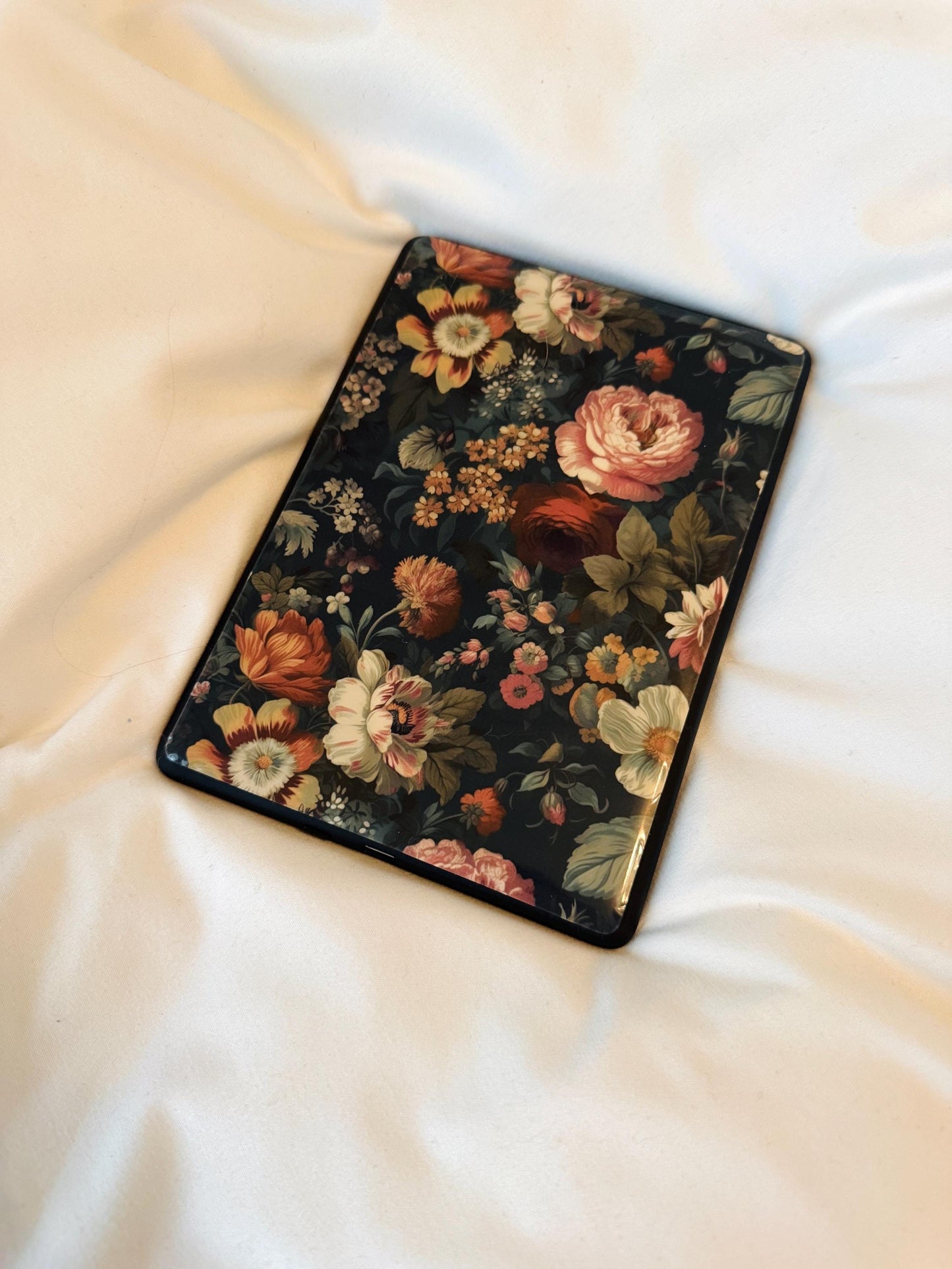 Moody Botanicals Kindle Skin