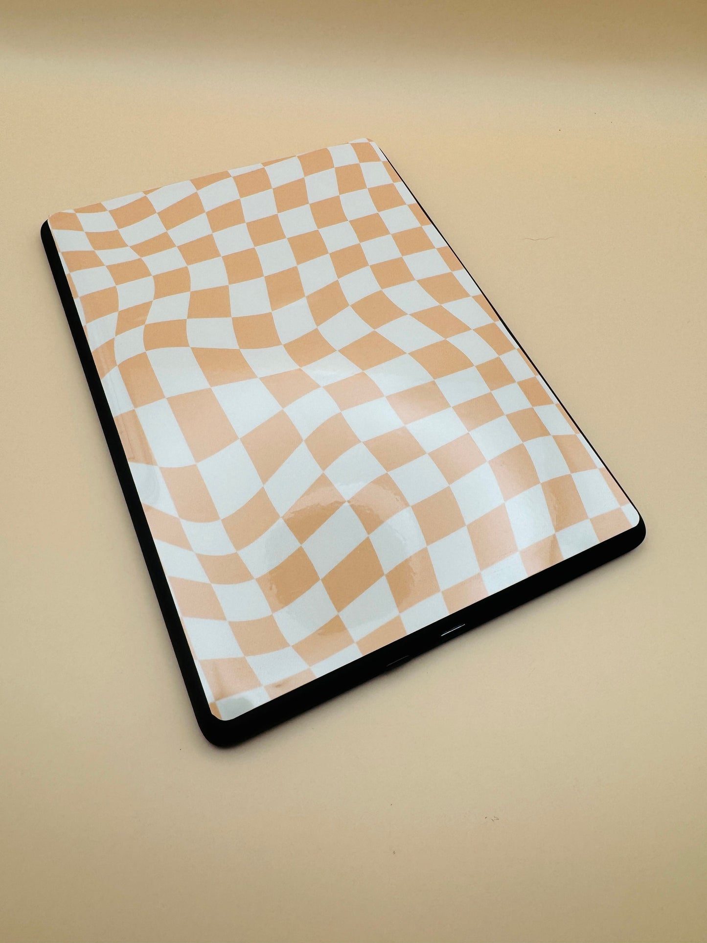 Wavy Checker Kindle Skin