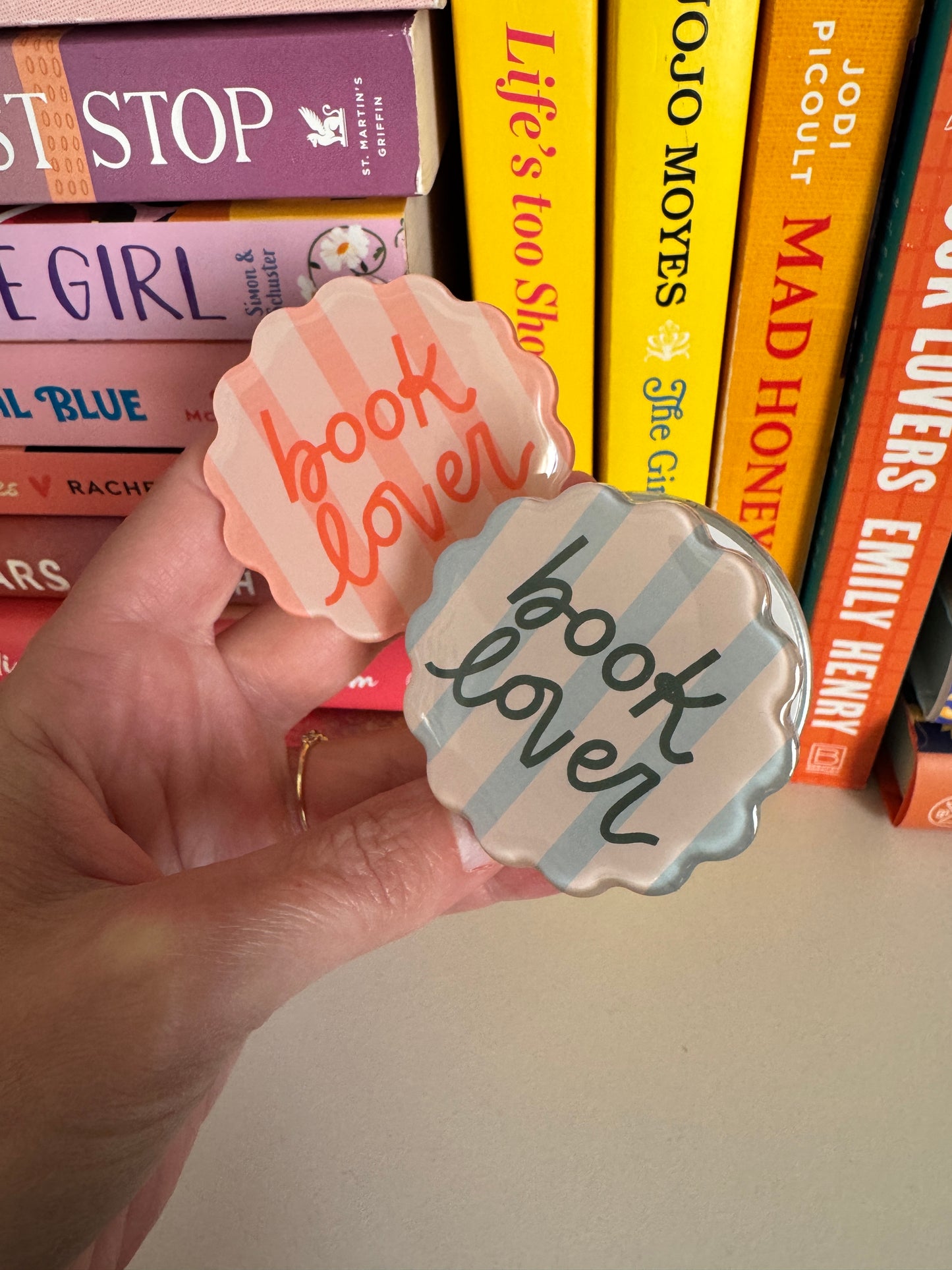 Book Lover MagSafe Kindle Grip