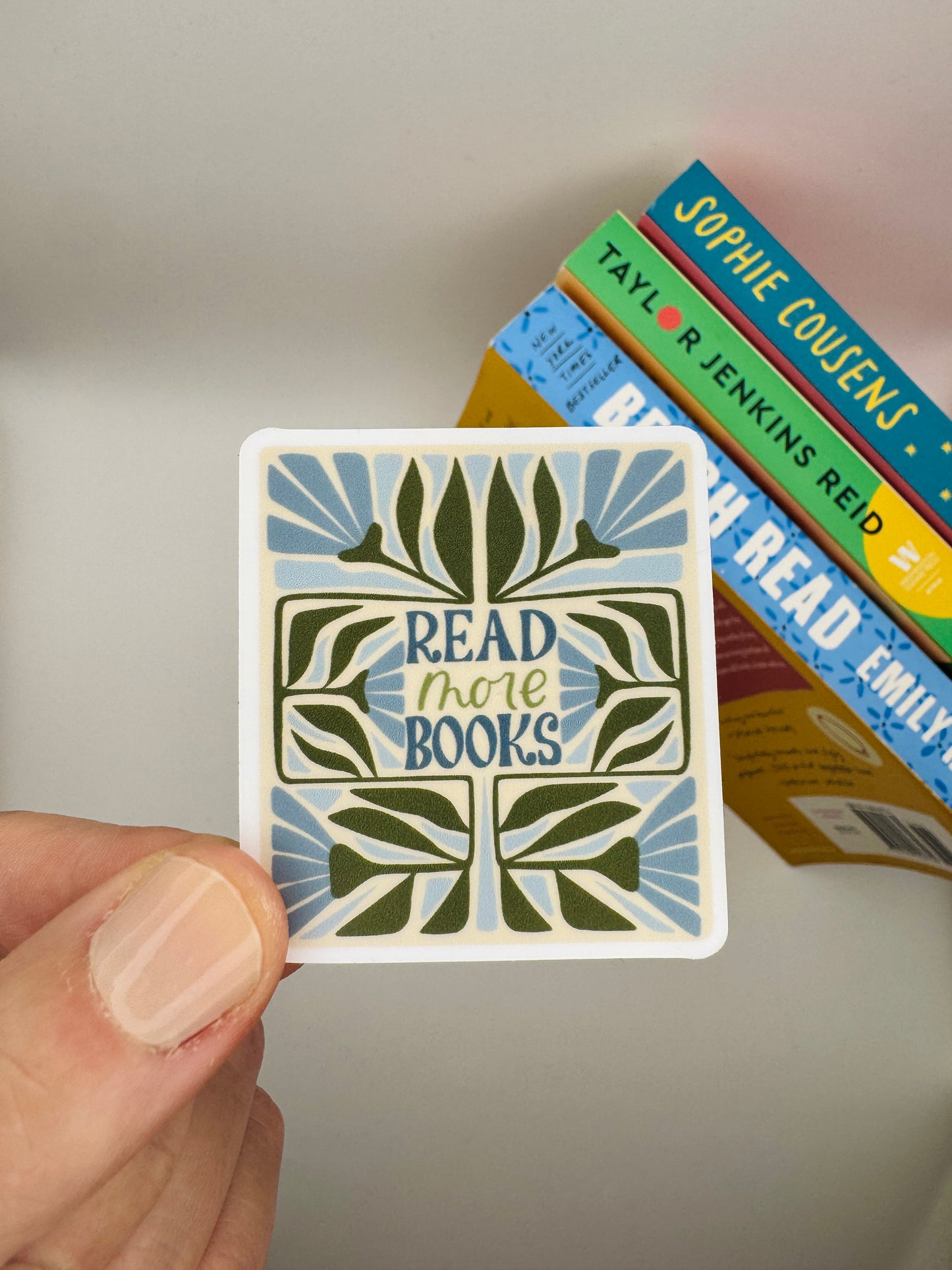 READ MORE BOOKS 2" sticker