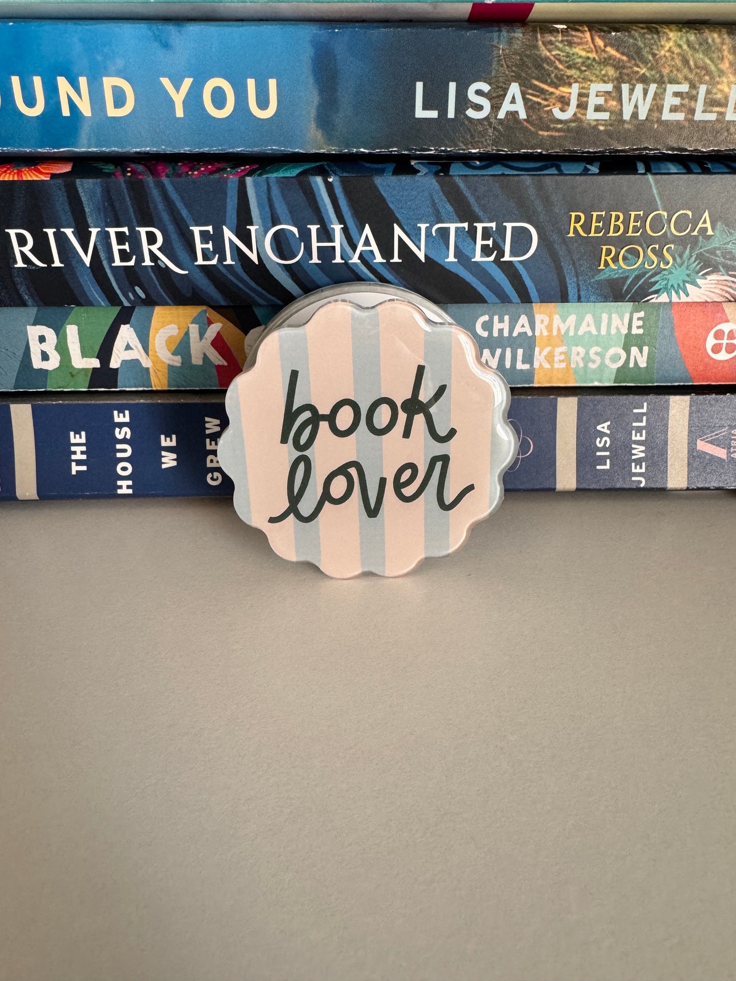 Book Lover MagSafe Kindle Grip