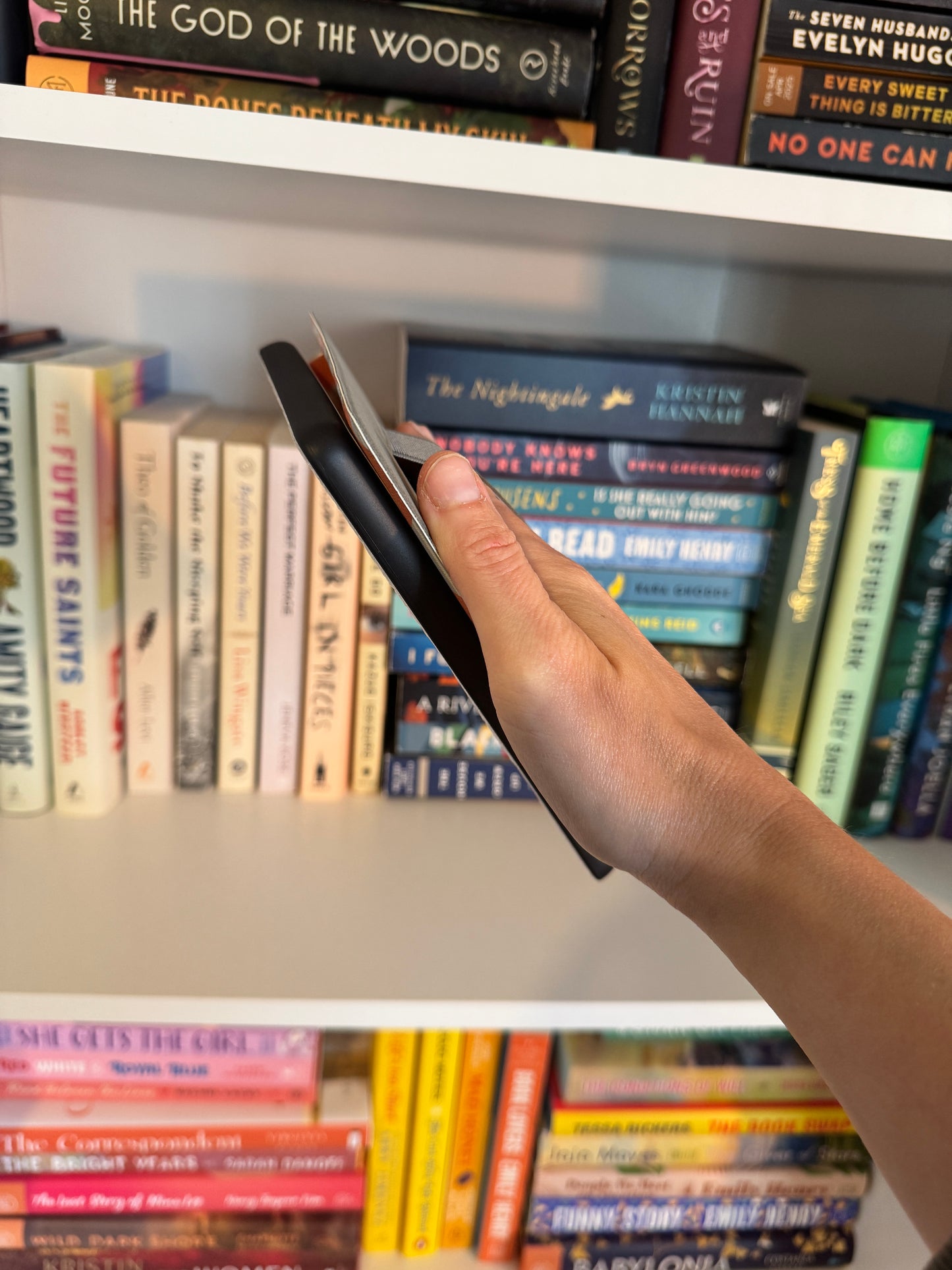 Vintage Florals Kindle Case with Back Magnet and Hand Strap